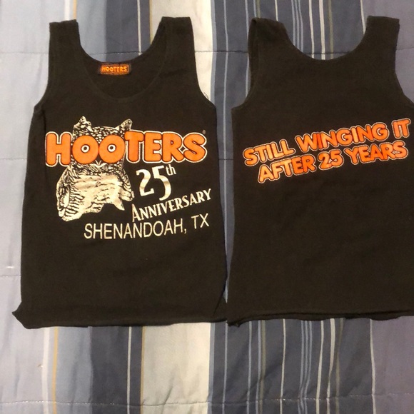 Limited 25th Anniversary Hooters Girl Top RARE - Picture 1 of 1